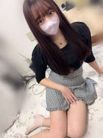 🇯🇵 美都  年龄：19岁  身高：163cm  罩杯：C罩杯  拥有娇小玲珑的身材