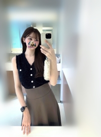 悠希   出身：日本 身材：162公分  52公斤 E杯 23歲 🐍手藝很好 水量很多 非常敏感