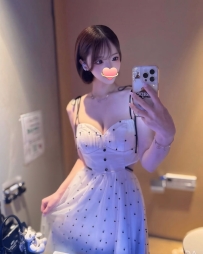 彩華 157cm.45.D.23歲  長相童顏＋眼睛大大  笑起來像在動畫裡走出來