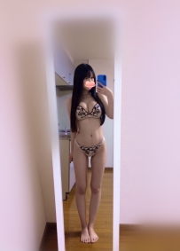 玲奈 162cm 46kg  D奶  19歲  天然呆萌妹妹，奶子一揉乳頭就硬到發痛