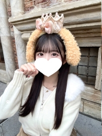 晴菜 153cm Fカップ 45kg 21歳  小柄な体型で巨乳が目立つ、ルックス抜群  軽度のM気