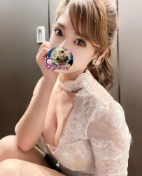 🌸リカ：162cm、52kg、Eカップ、26歳  🎑 リカのサービスは心温まるもので、自宅にい